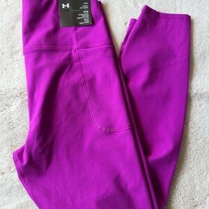 NWT. Under Armour Magenta Ankle Leggings